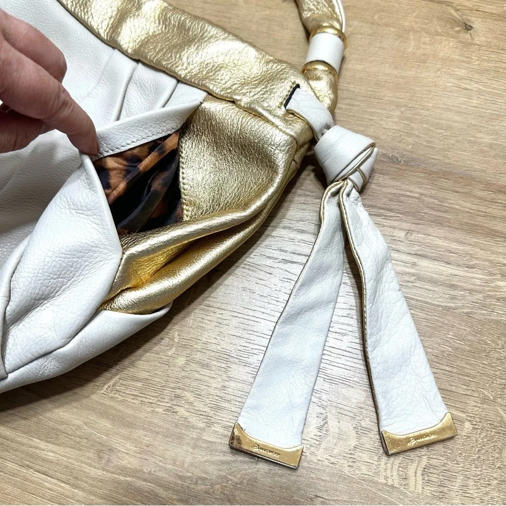 B. Makowsky Stamford Top Zip Off White & Gold Pebble Leather Hobo Shoulder‎ Bag